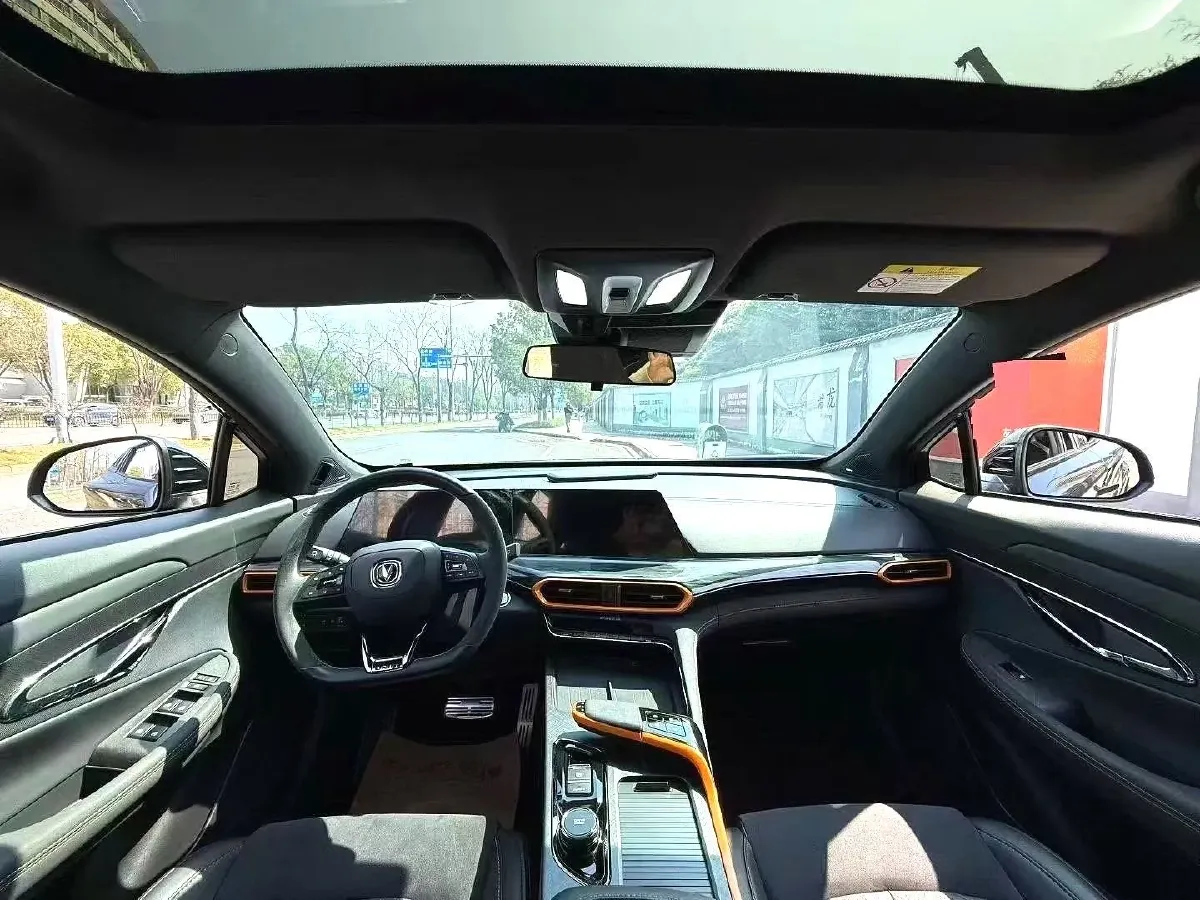 2022 ChangAn UNI-T 1.5T 188HP L4 7DCT,autocango,china used car exporter,china ev exporter,chinese used car exporter,chinese used ev exporter