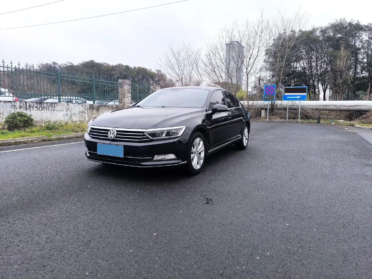 2018 Volkswagen Magotan 1.8T 180HP L4 7DCT,autocango,china used car exporter,china ev exporter,chinese used car exporter,chinese used ev exporter