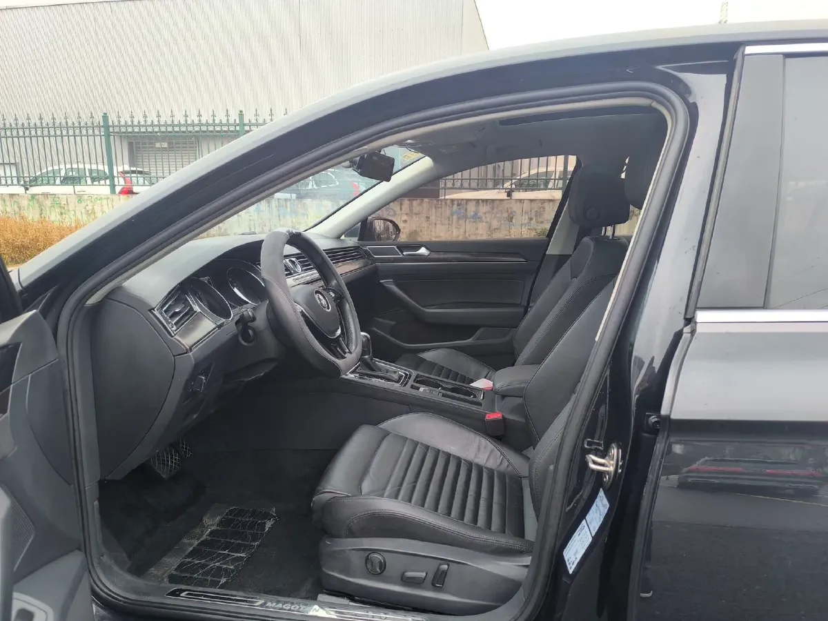 2018 Volkswagen Magotan 1.8T 180HP L4 7DCT,autocango,china used car exporter,china ev exporter,chinese used car exporter,chinese used ev exporter