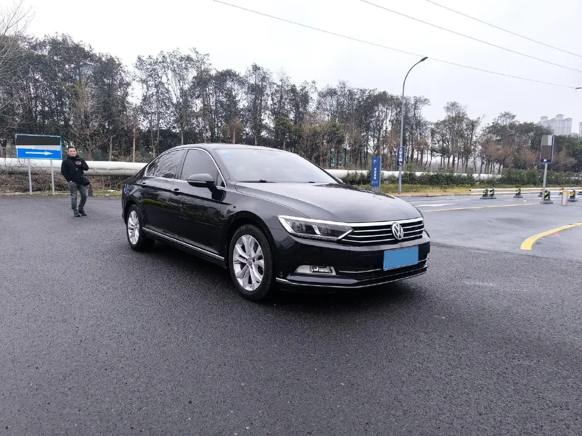 2018 Volkswagen Magotan 1.8T 180HP L4 7DCT,autocango,china used car exporter,china ev exporter,chinese used car exporter,chinese used ev exporter