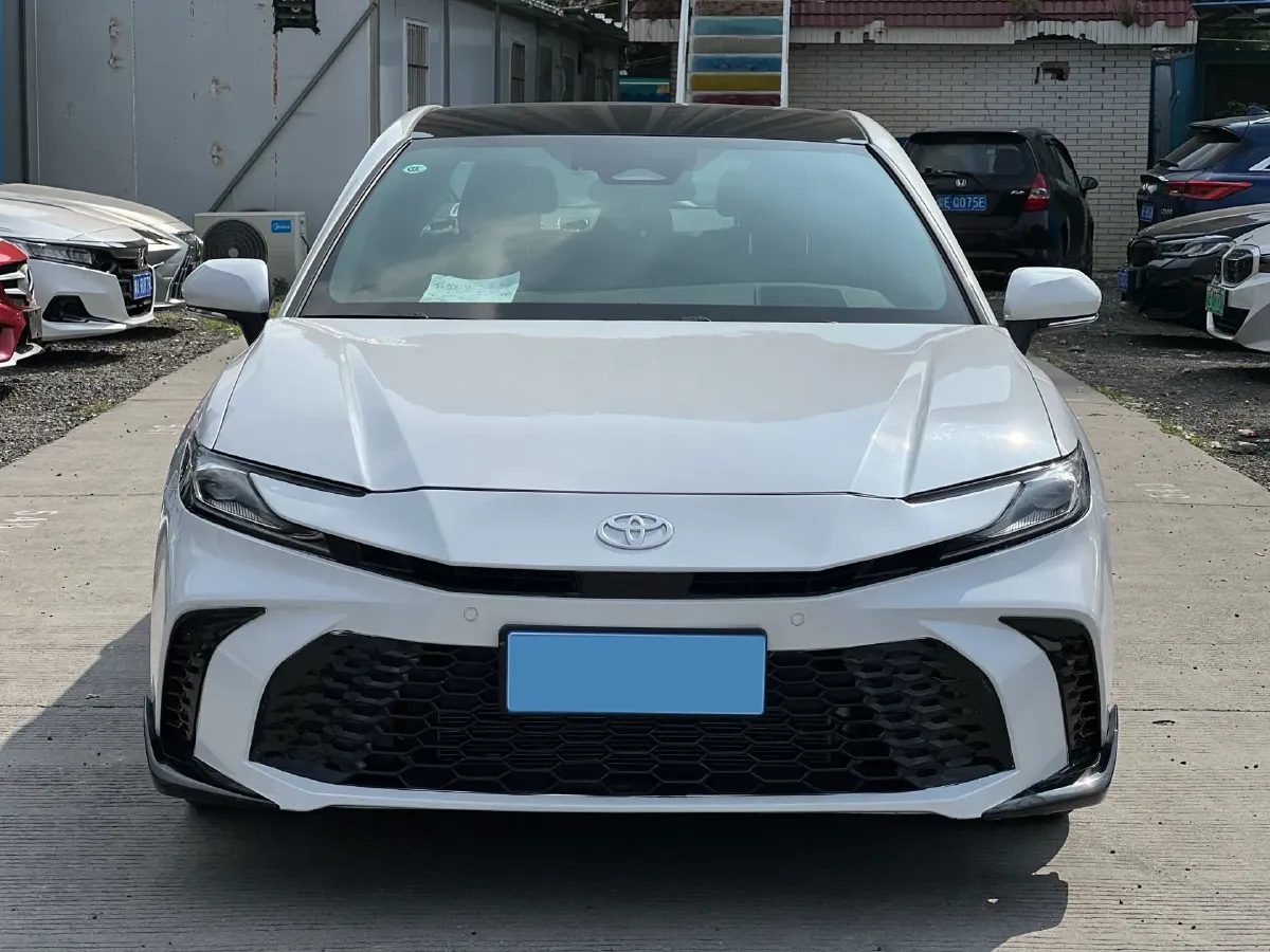 2024 Toyota Camry 2.0L 173HP L4 CVT,autocango,china used car exporter,china ev exporter,chinese used car exporter,chinese used ev exporter
