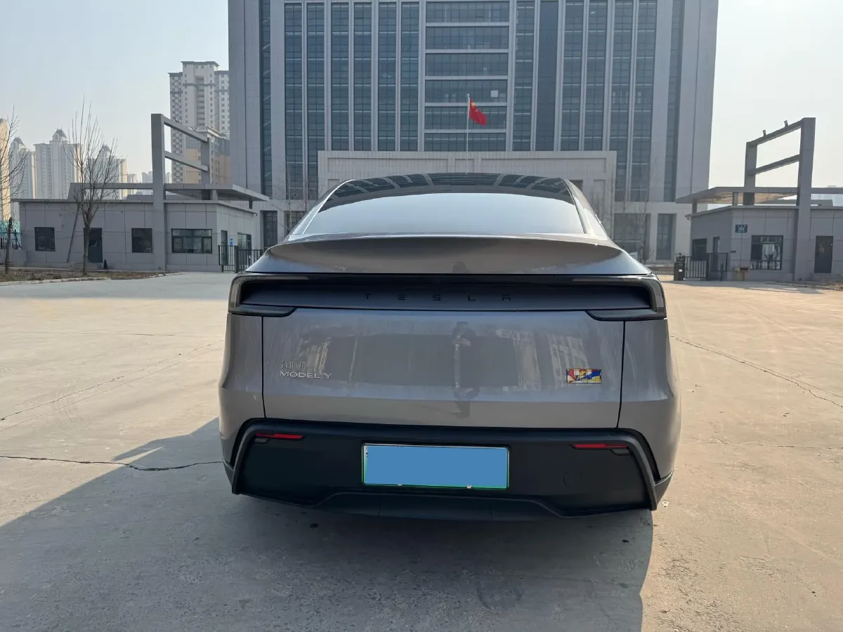 2025 Tesla Model Y BEV 62.5KWH,autocango,china used car exporter,china ev exporter,chinese used car exporter,chinese used ev exporter