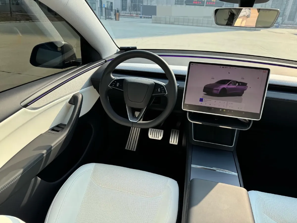 2025 Tesla Model Y BEV 62.5KWH,autocango,china used car exporter,china ev exporter,chinese used car exporter,chinese used ev exporter