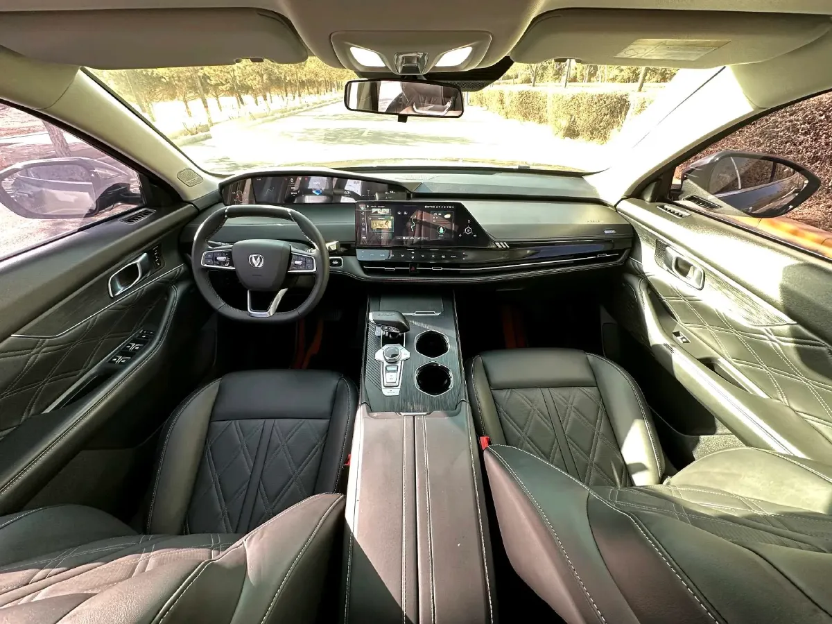 2023 ChangAn UNI-K 2.0T 233HP L4 8AT,autocango,china used car exporter,china ev exporter,chinese used car exporter,chinese used ev exporter