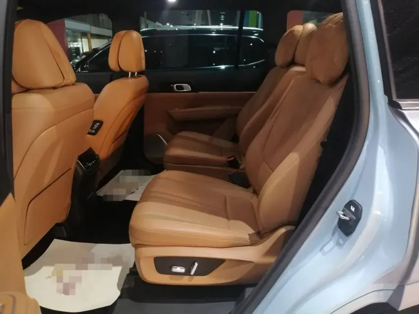 2020 Li ONE Range Extended 131HP REEV 40.5KWH,autocango,china used car exporter,china ev exporter,chinese used car exporter,chinese used ev exporter