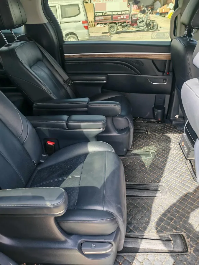 2021 GAC Trumpchi M8 2.0T 252HP L4 8AT,autocango,china used car exporter,china ev exporter,chinese used car exporter,chinese used ev exporter