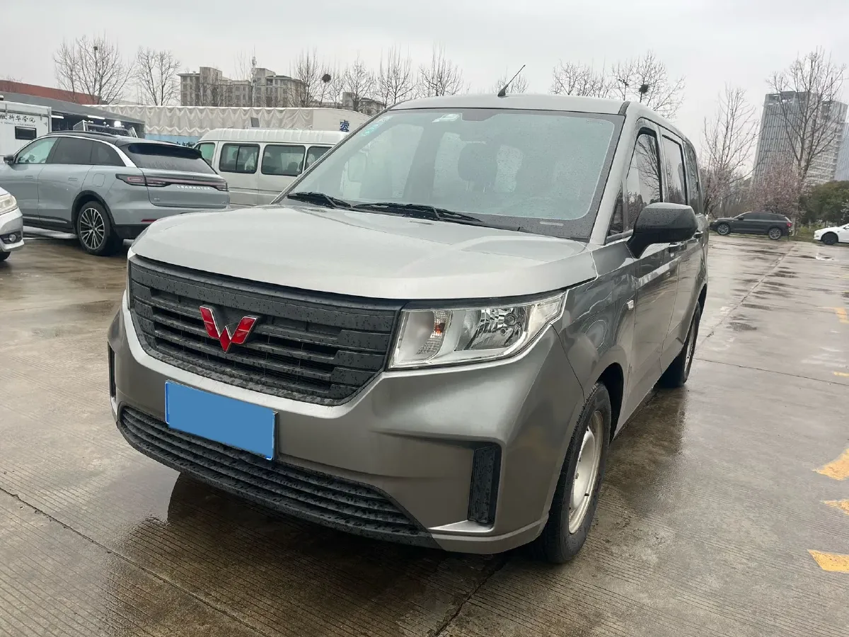 2019 WuLing HongGuang Plus 1.5T 147HP L4 6MT,autocango,china used car exporter,china ev exporter,chinese used car exporter,chinese used ev exporter