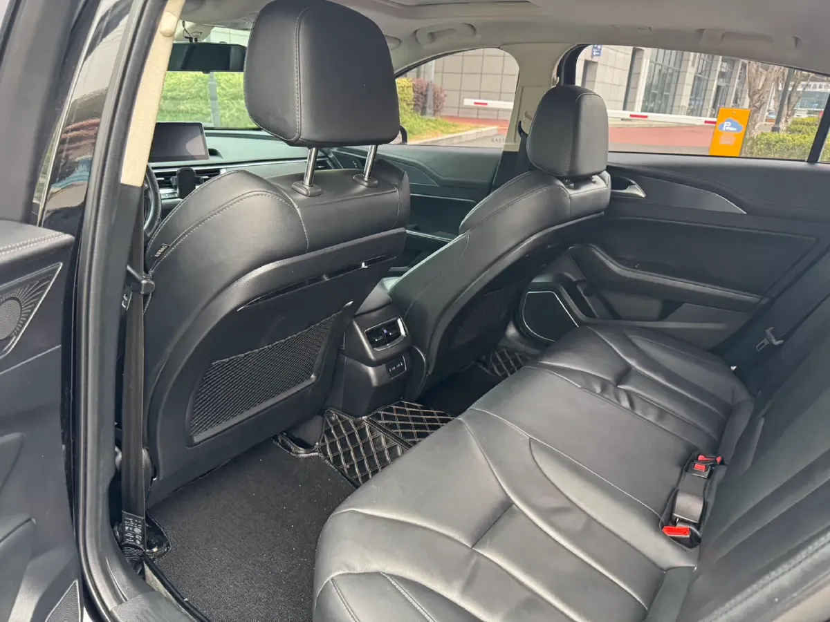 2020 HongQi H5 1.5T 169HP L4 7DCT,autocango,china used car exporter,china ev exporter,chinese used car exporter,chinese used ev exporter