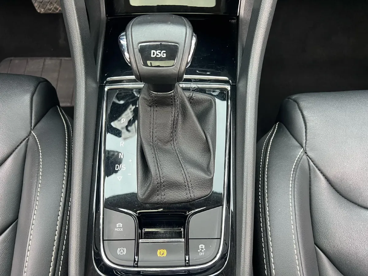 2018 Skoda Kodiak 2.0T 186HP L4 7DCT,autocango,china used car exporter,china ev exporter,chinese used car exporter,chinese used ev exporter