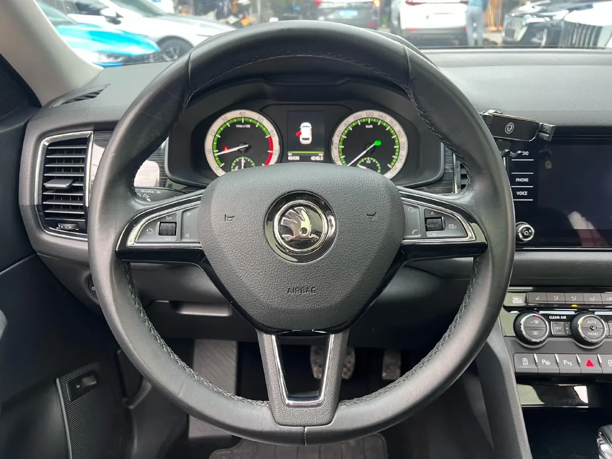 2018 Skoda Kodiak 2.0T 186HP L4 7DCT,autocango,china used car exporter,china ev exporter,chinese used car exporter,chinese used ev exporter