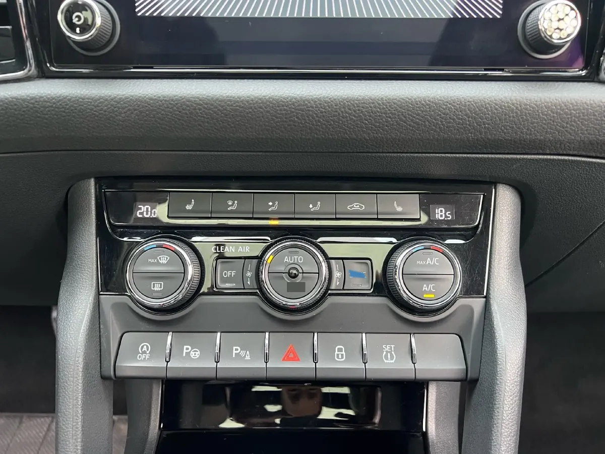 2018 Skoda Kodiak 2.0T 186HP L4 7DCT,autocango,china used car exporter,china ev exporter,chinese used car exporter,chinese used ev exporter