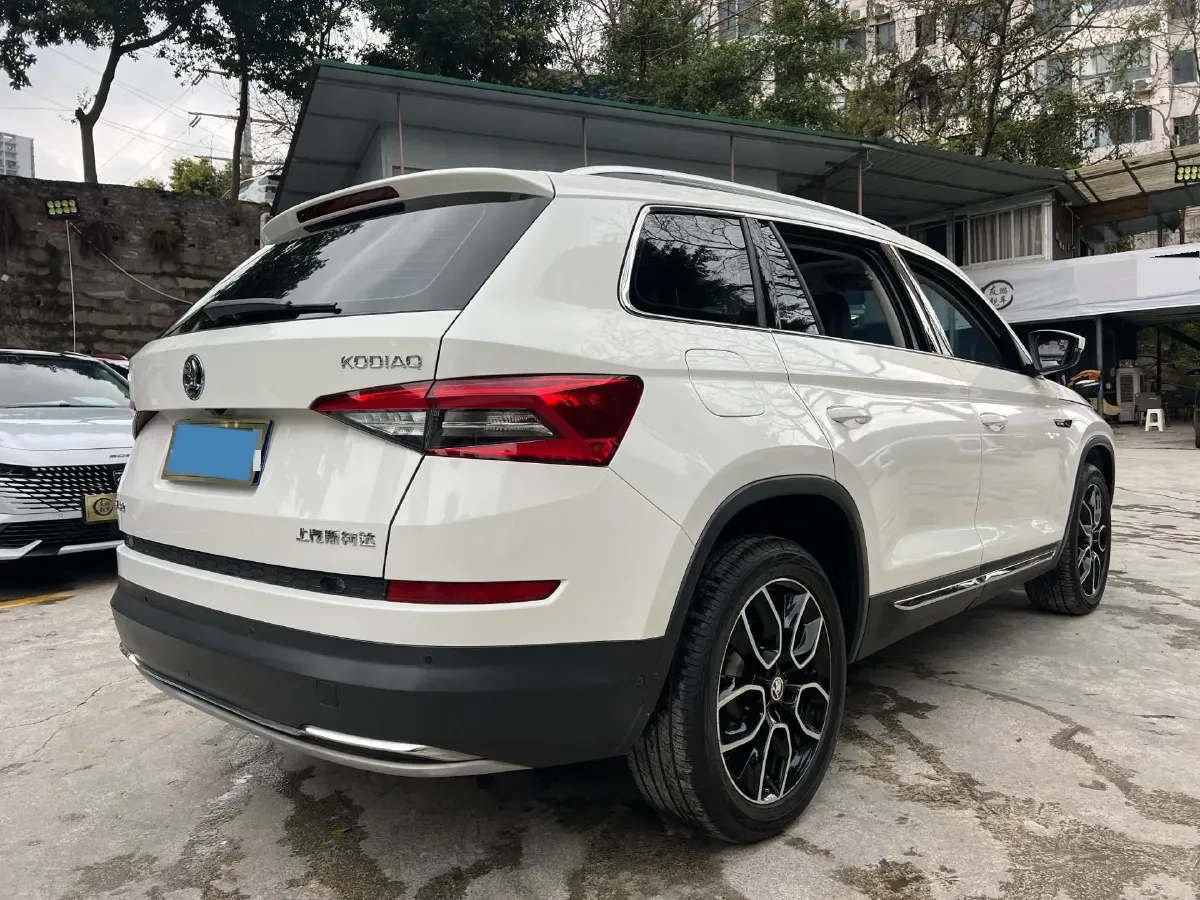 2018 Skoda Kodiak 2.0T 186HP L4 7DCT,autocango,china used car exporter,china ev exporter,chinese used car exporter,chinese used ev exporter