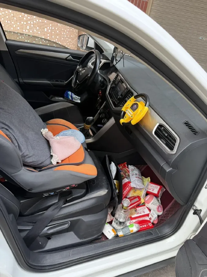 2019 Volkswagen T-Roc 1.4T 131HP L4 7DCT,autocango,china used car exporter,china ev exporter,chinese used car exporter,chinese used ev exporter