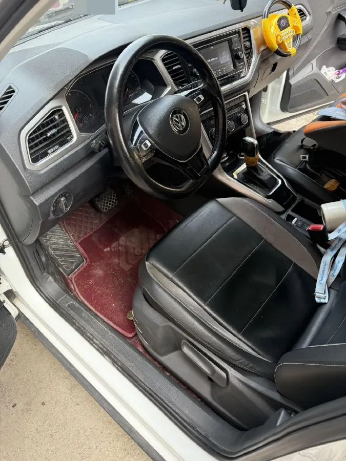 2019 Volkswagen T-Roc 1.4T 131HP L4 7DCT,autocango,china used car exporter,china ev exporter,chinese used car exporter,chinese used ev exporter