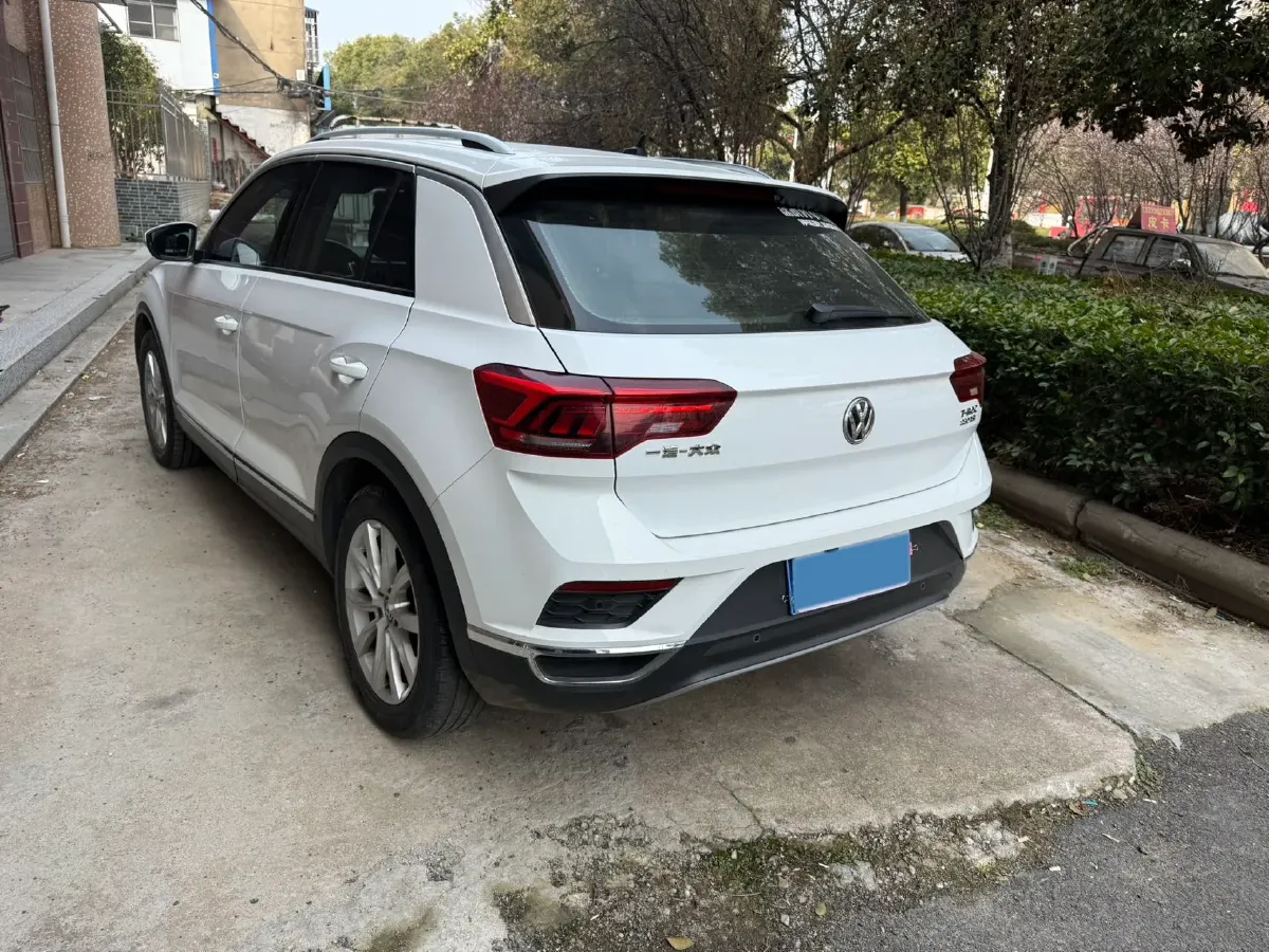2019 Volkswagen T-Roc 1.4T 131HP L4 7DCT,autocango,china used car exporter,china ev exporter,chinese used car exporter,chinese used ev exporter
