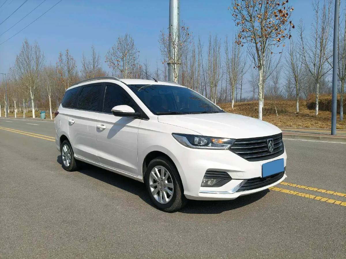 2018 BaoJun 360 1.5L 112HP L4 6MT,autocango,china used car exporter,china ev exporter,chinese used car exporter,chinese used ev exporter