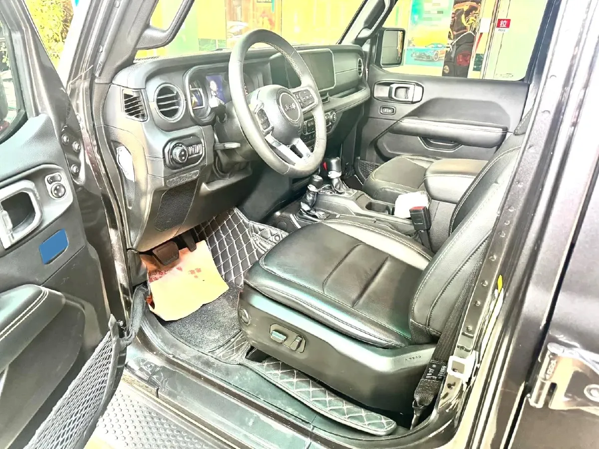 2024 Jeep Wrangler 2.0T 266HP L4 8AT,autocango,china used car exporter,china ev exporter,chinese used car exporter,chinese used ev exporter