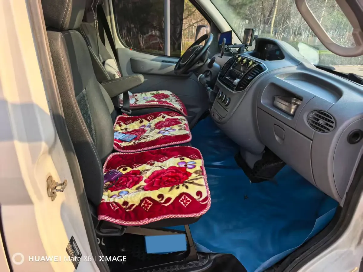 2021 MAXUS XinTu V80 2.0T 139HP L4 6MT,autocango,china used car exporter,china ev exporter,chinese used car exporter,chinese used ev exporter