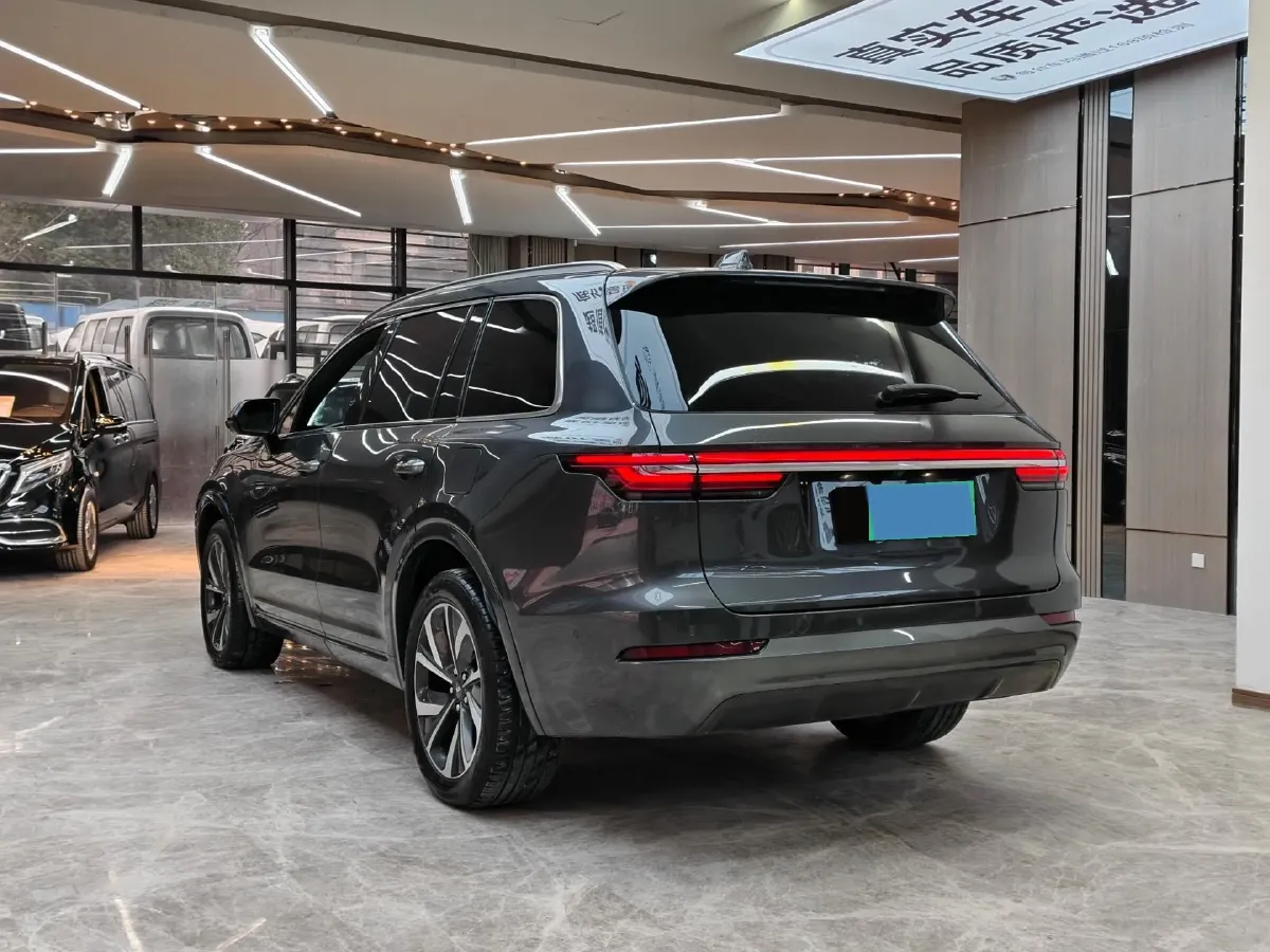 2021 Li ONE Range Extended 131HP REEV 40.5KWH,autocango,china used car exporter,china ev exporter,chinese used car exporter,chinese used ev exporter