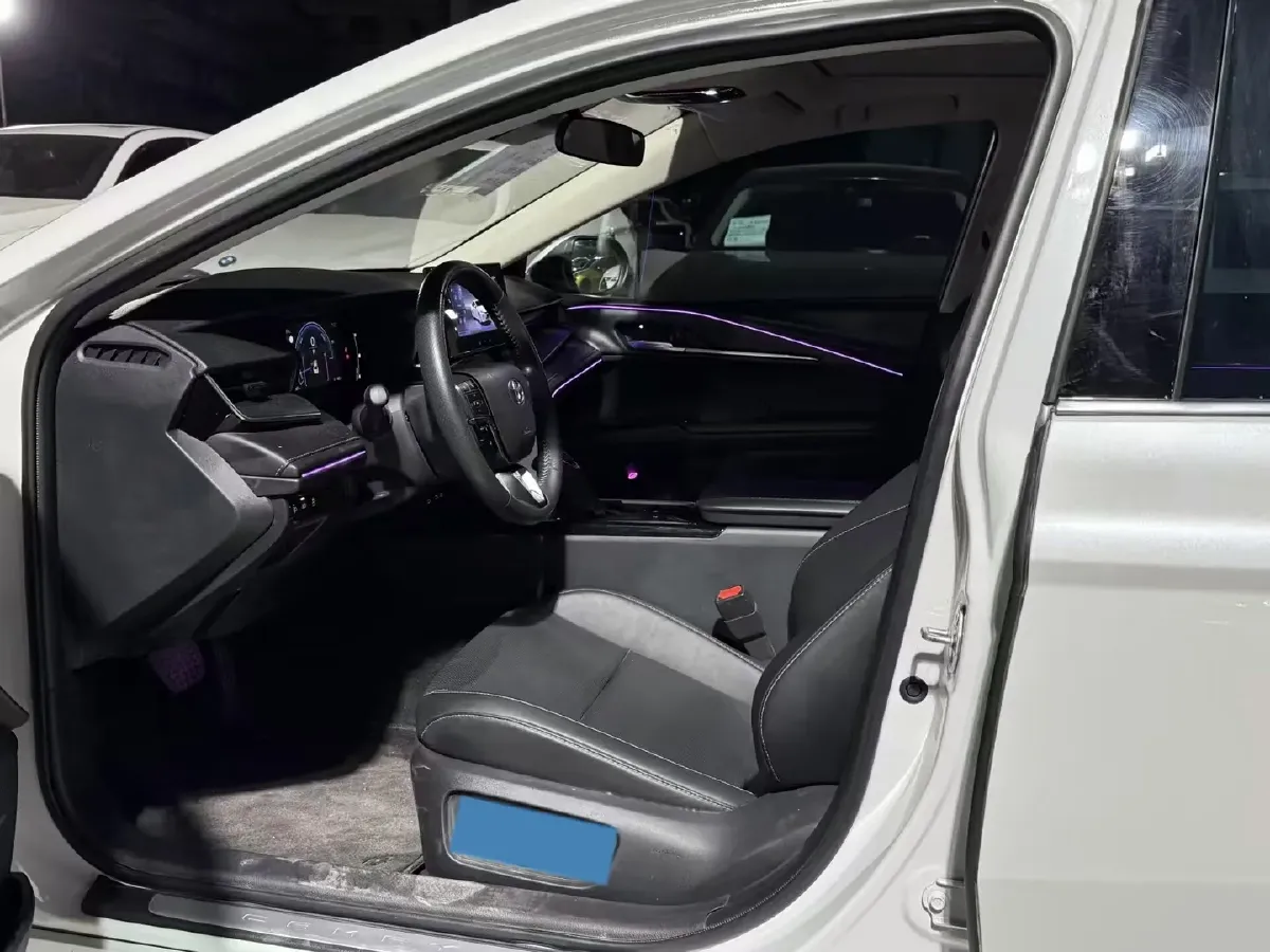 2024 Toyota Camry 2.0L 152HP L4 E-CVT Hybrid,autocango,china used car exporter,china ev exporter,chinese used car exporter,chinese used ev exporter