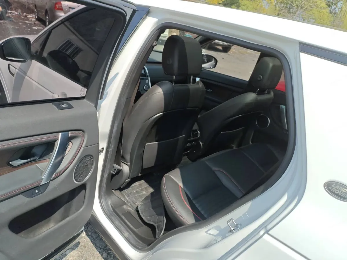 2020 Land Rover Discovery Sport 2.0T 249HP L4 9AT,autocango,china used car exporter,china ev exporter,chinese used car exporter,chinese used ev exporter