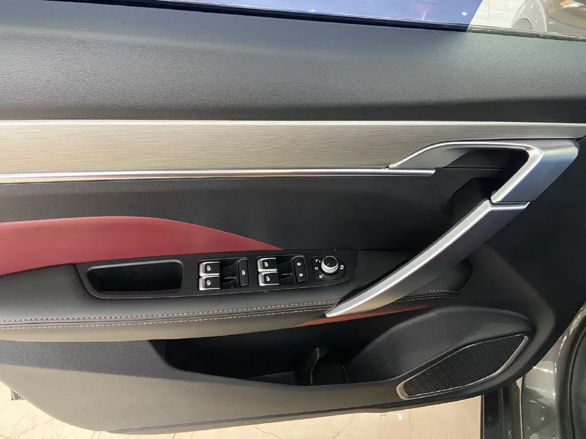 2021 Geely Coolray 1.4T 141HP L4 6DCT,autocango,china used car exporter,china ev exporter,chinese used car exporter,chinese used ev exporter