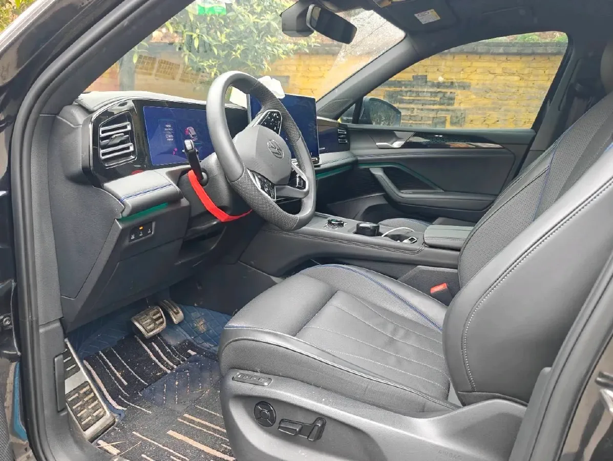 2024 Volkswagen Tiguan L 2.0T 186HP L4 7DCT,autocango,china used car exporter,china ev exporter,chinese used car exporter,chinese used ev exporter