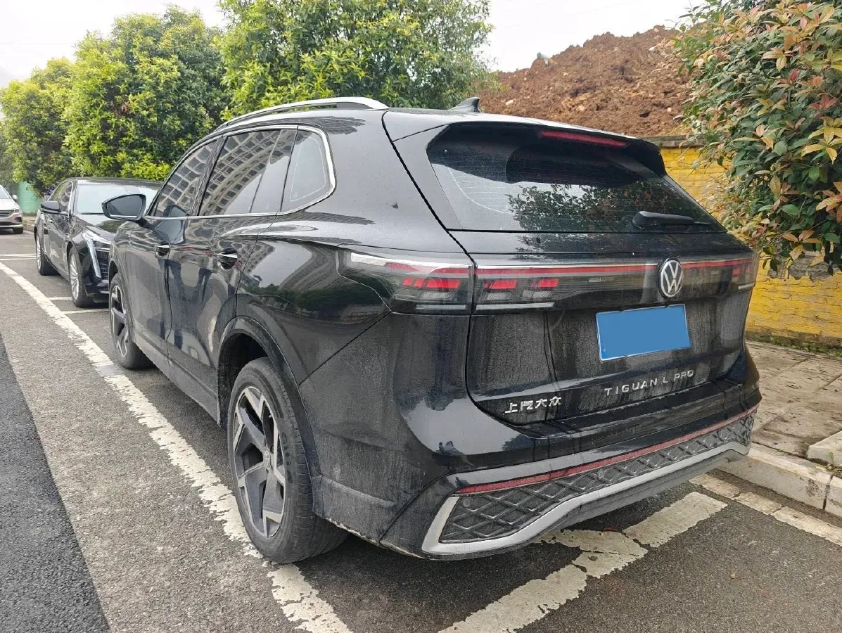 2024 Volkswagen Tiguan L 2.0T 186HP L4 7DCT,autocango,china used car exporter,china ev exporter,chinese used car exporter,chinese used ev exporter