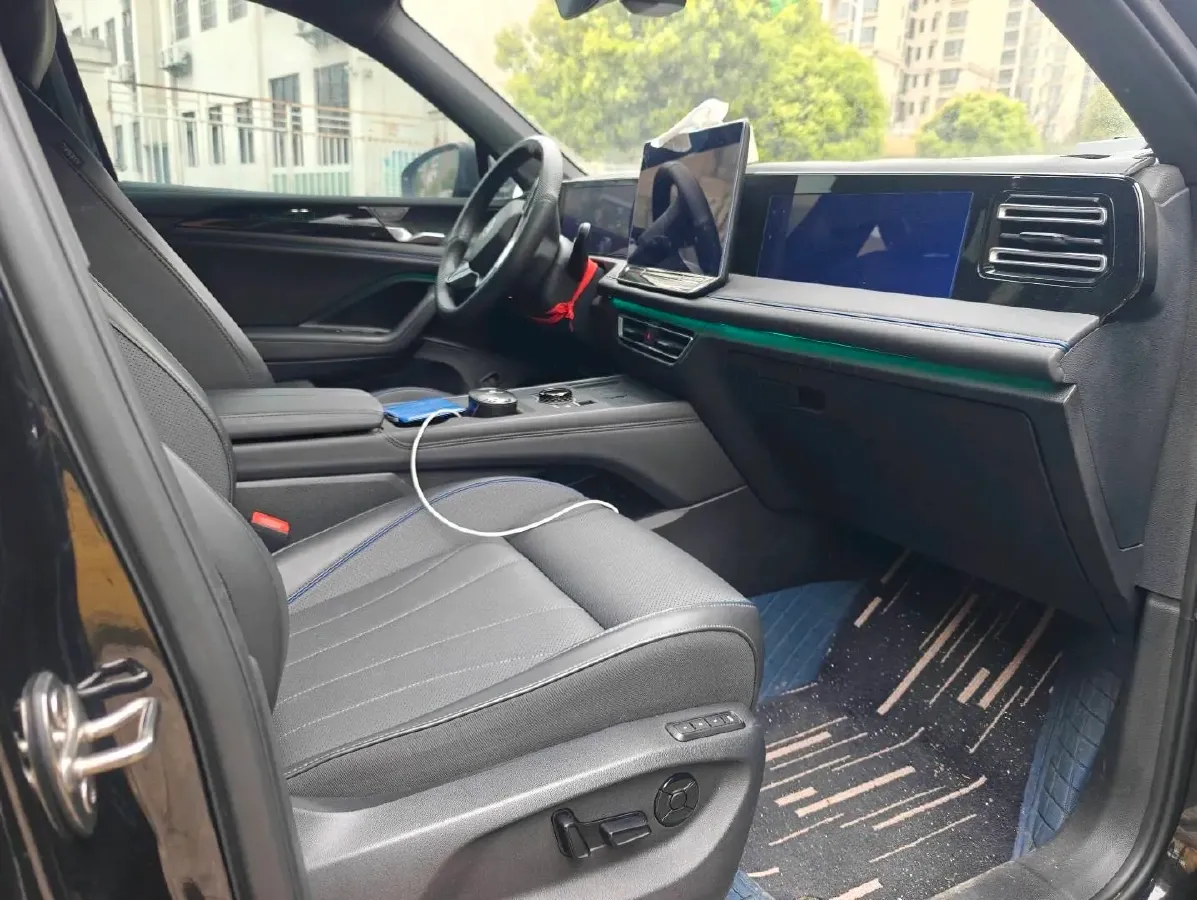 2024 Volkswagen Tiguan L 2.0T 186HP L4 7DCT,autocango,china used car exporter,china ev exporter,chinese used car exporter,chinese used ev exporter