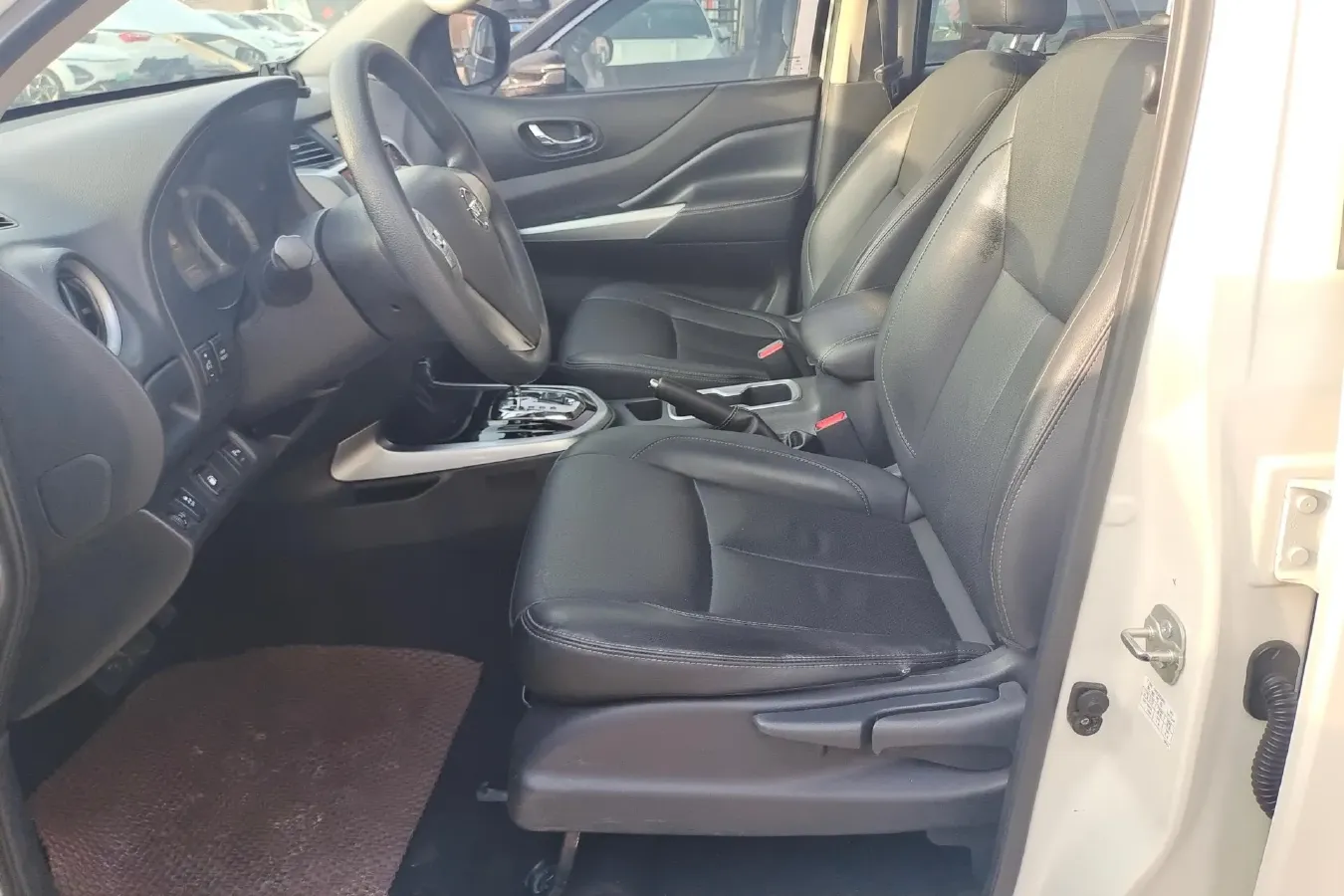 2020 Nissan Terra 2.5L 193HP L4 7AT,autocango,china used car exporter,china ev exporter,chinese used car exporter,chinese used ev exporter