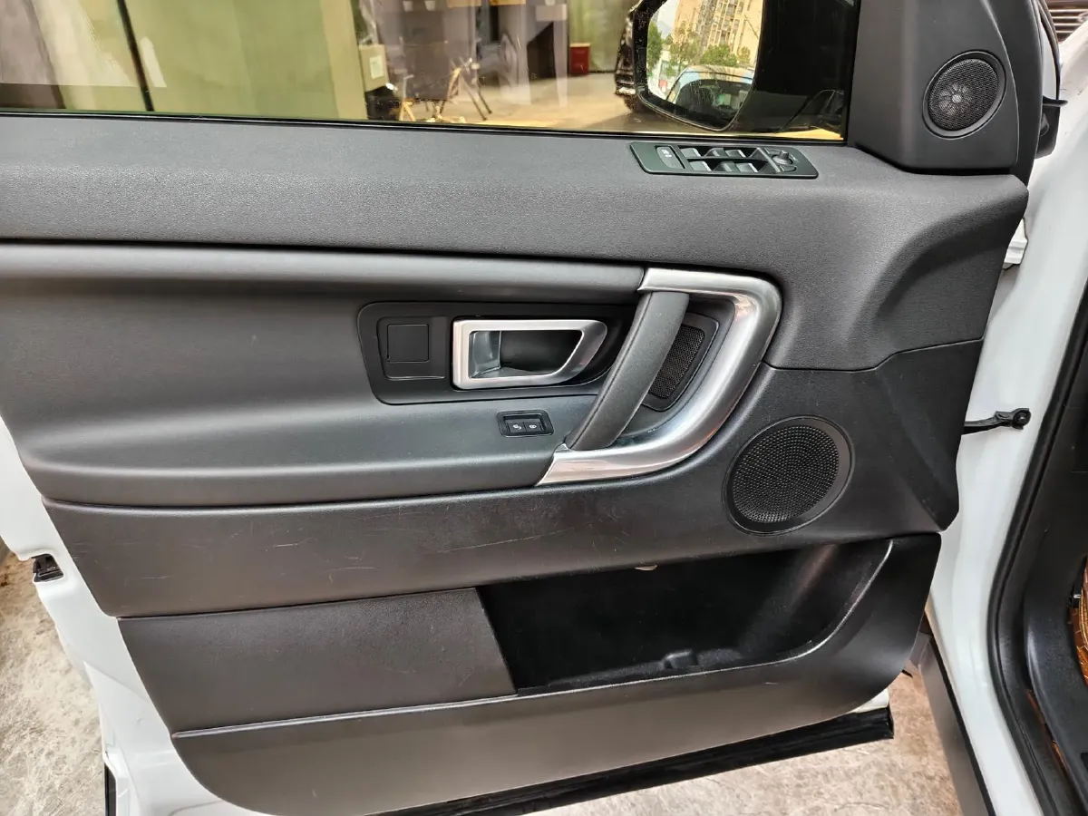 2019 Land Rover Discovery Sport 2.0T 241HP L4 9AT,autocango,china used car exporter,china ev exporter,chinese used car exporter,chinese used ev exporter