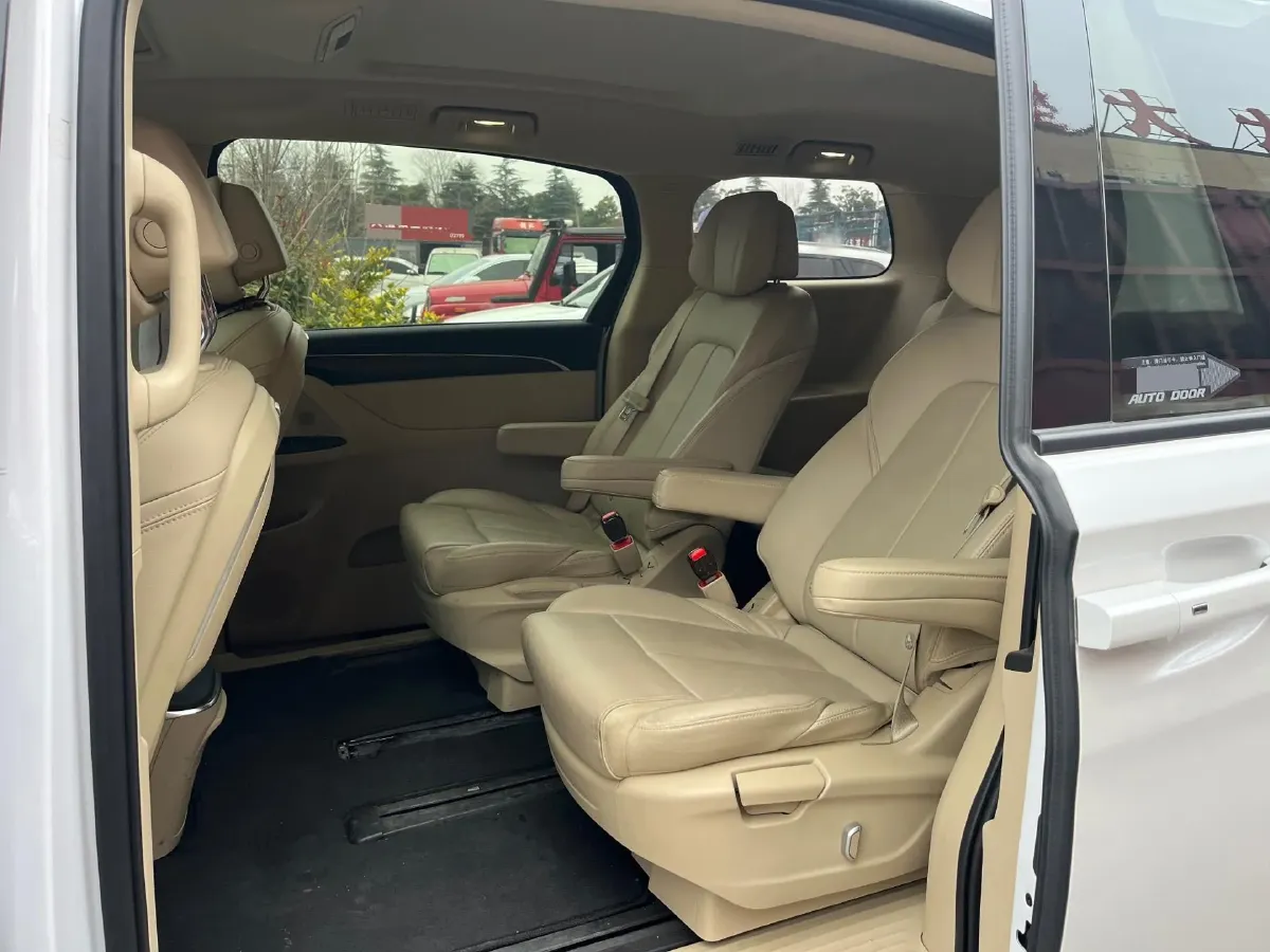 2023 Buick GL8 2.0T 237HP L4 9AT,autocango,china used car exporter,china ev exporter,chinese used car exporter,chinese used ev exporter