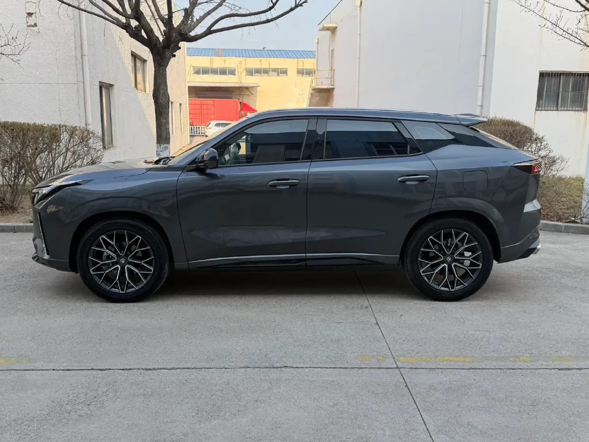 2025 ChangAn UNI-Z 1.5T 188HP L4 7DCT,autocango,china used car exporter,china ev exporter,chinese used car exporter,chinese used ev exporter