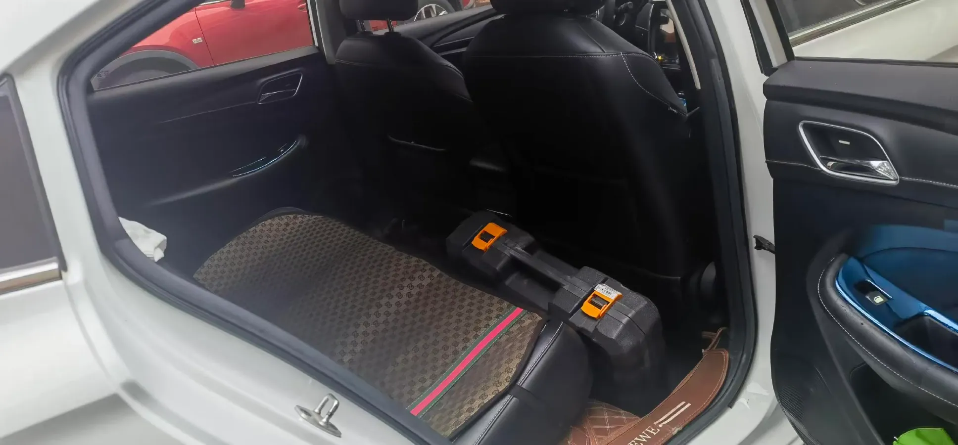 2020 Roewe i5 1.5L 120HP L4 CVT,autocango,china used car exporter,china ev exporter,chinese used car exporter,chinese used ev exporter