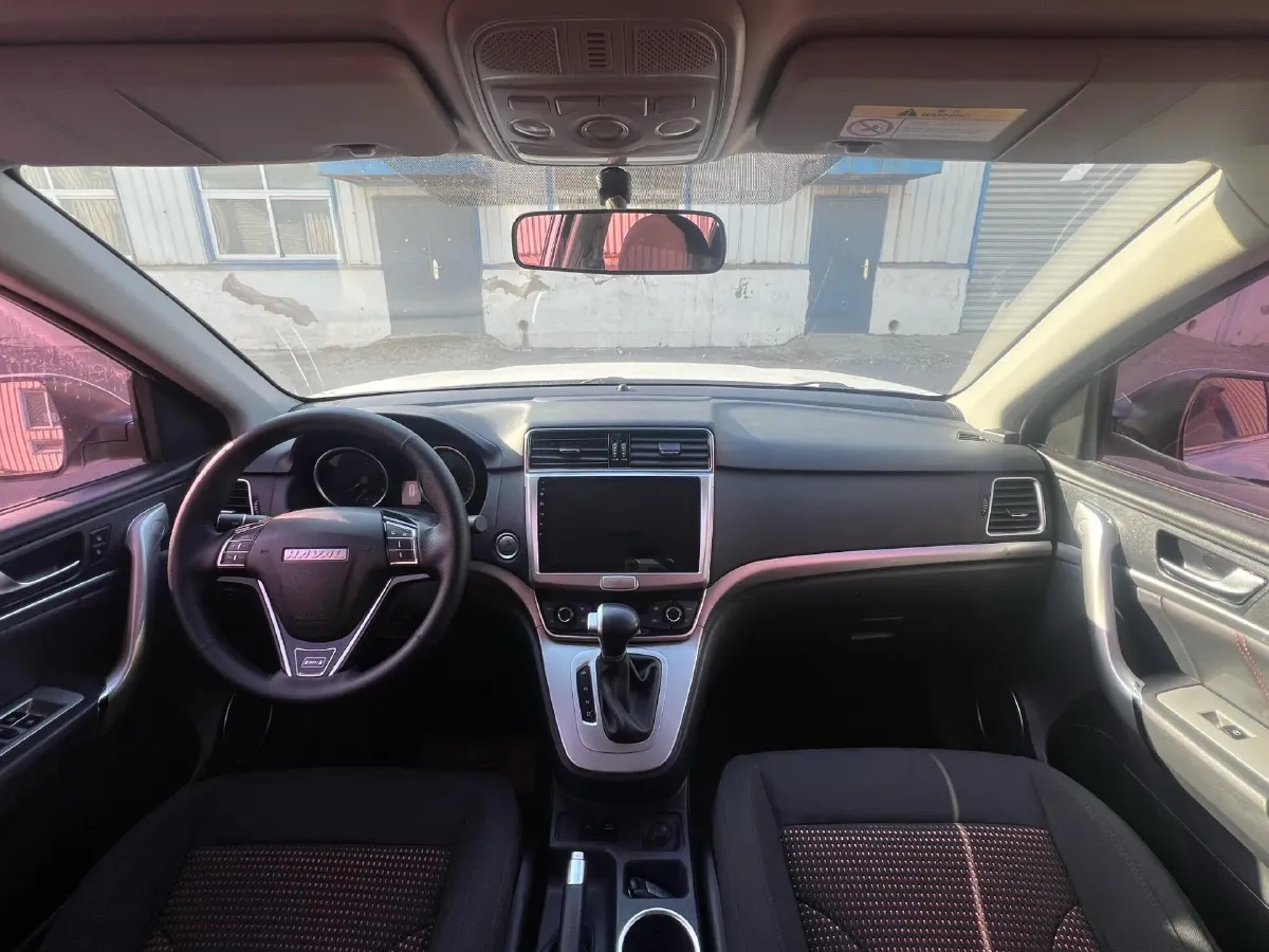 2019 Haval M6 1.5T 150HP L4 7DCT,autocango,china used car exporter,china ev exporter,chinese used car exporter,chinese used ev exporter