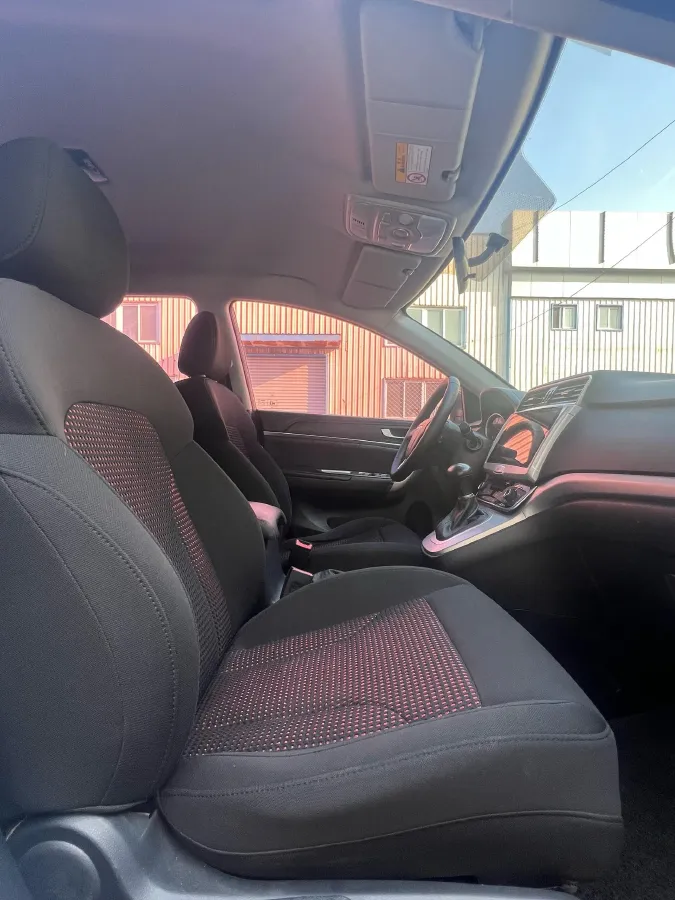 2019 Haval M6 1.5T 150HP L4 7DCT,autocango,china used car exporter,china ev exporter,chinese used car exporter,chinese used ev exporter