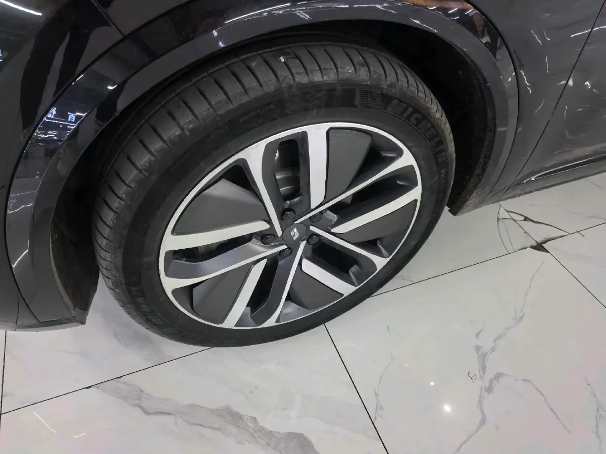 2022 Li L9 Range Extended 154HP REEV 42.6KWH,autocango,china used car exporter,china ev exporter,chinese used car exporter,chinese used ev exporter