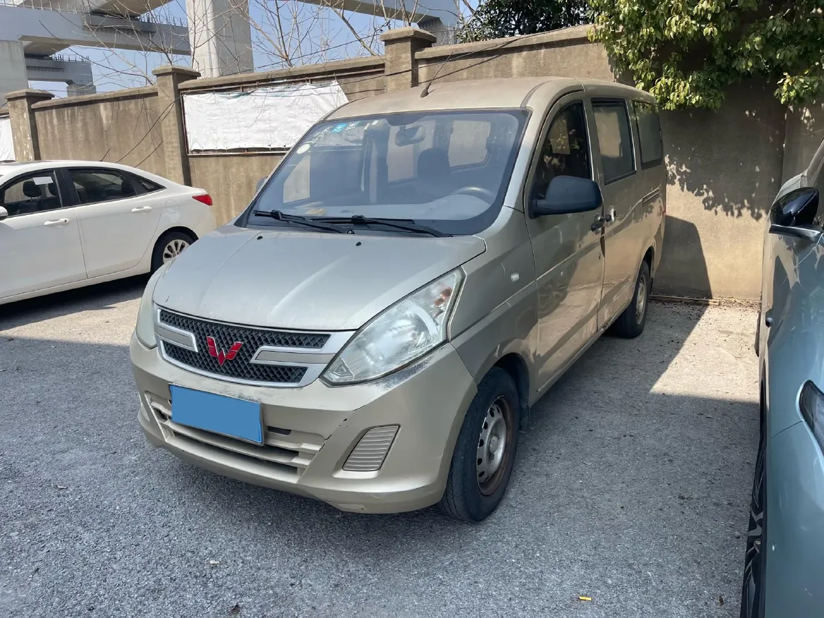 2018 WuLing RongGuang V 1.2L 88HP L4 5MT,autocango,china used car exporter,china ev exporter,chinese used car exporter,chinese used ev exporter