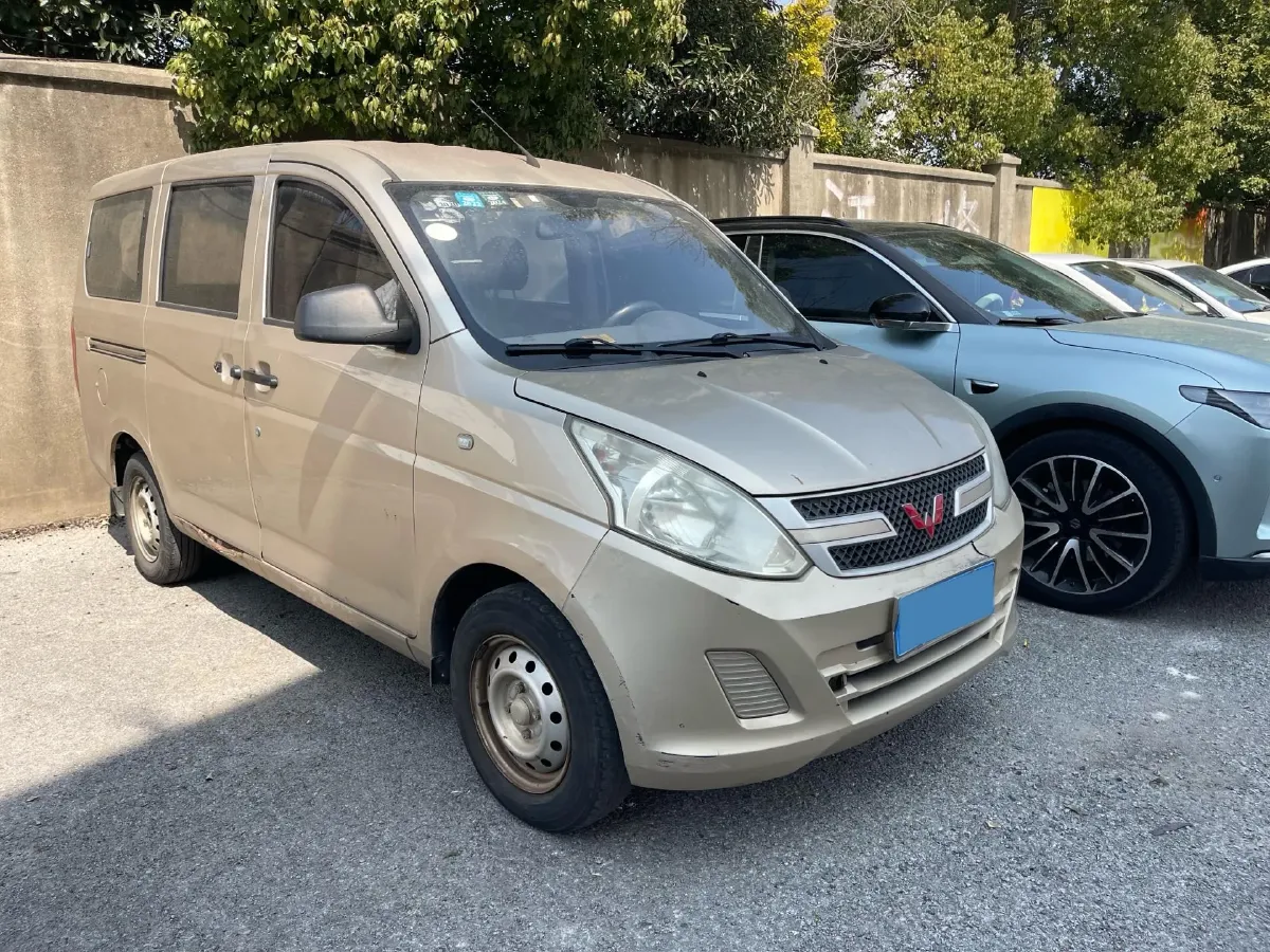 2018 WuLing RongGuang V 1.2L 88HP L4 5MT,autocango,china used car exporter,china ev exporter,chinese used car exporter,chinese used ev exporter