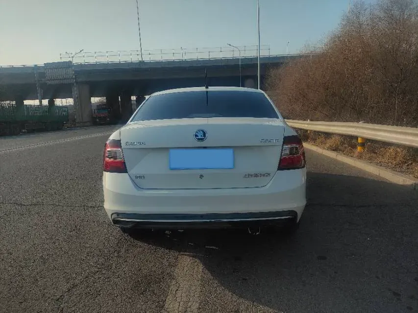 2018 Skoda Rapid 1.6L 110HP L4 5MT,autocango,china used car exporter,china ev exporter,chinese used car exporter,chinese used ev exporter