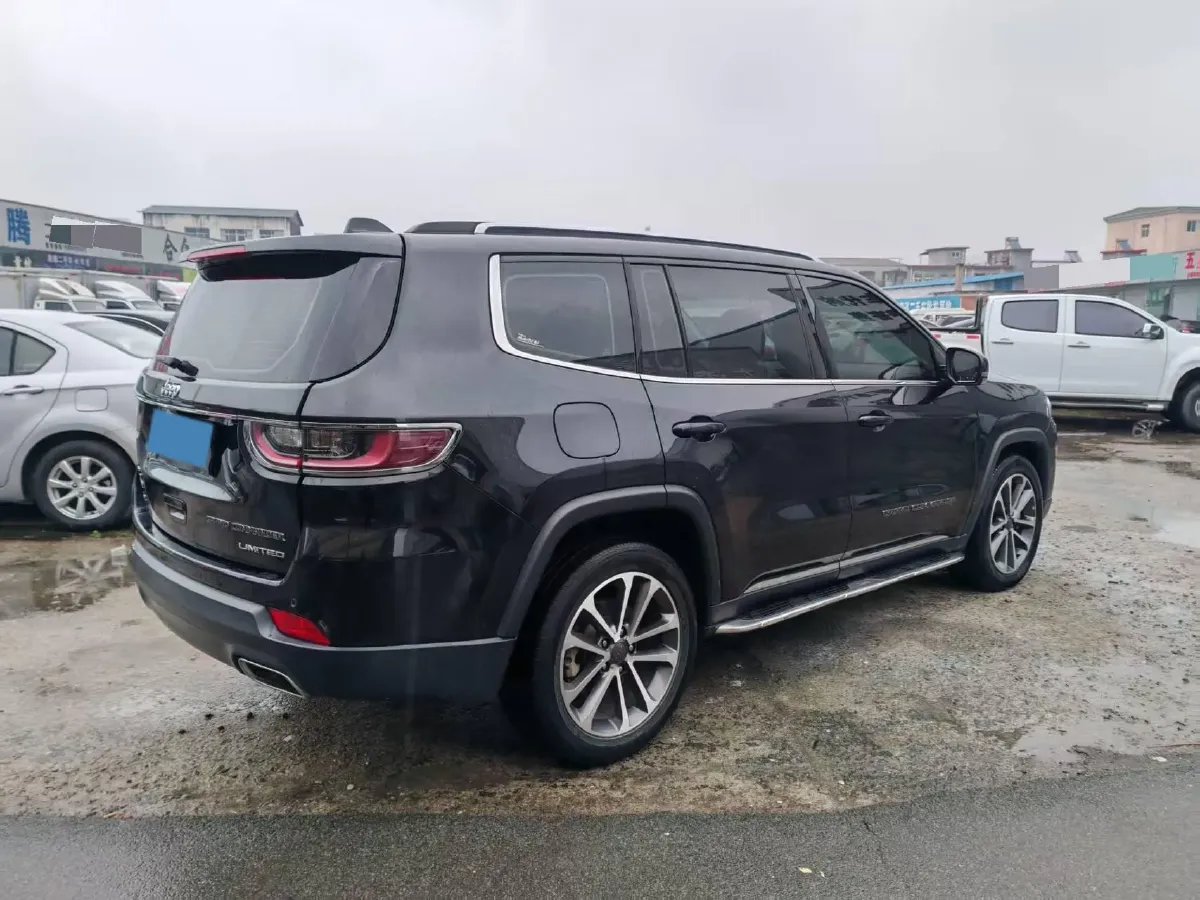2018 Jeep Grand Commander 2.0T 265HP L4 9AT,autocango,china used car exporter,china ev exporter,chinese used car exporter,chinese used ev exporter
