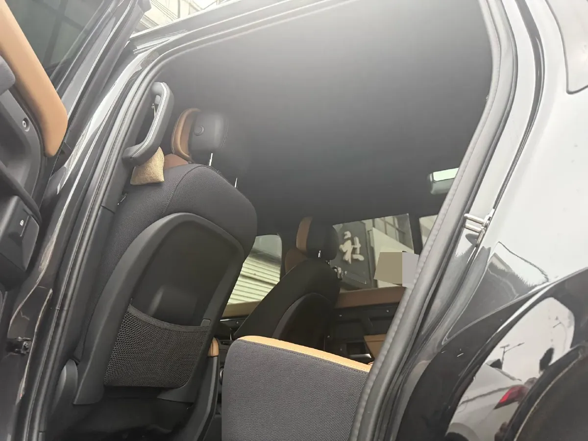 2025 Land Rover Defender 3.0T 400HP L6 8AT,autocango,china used car exporter,china ev exporter,chinese used car exporter,chinese used ev exporter