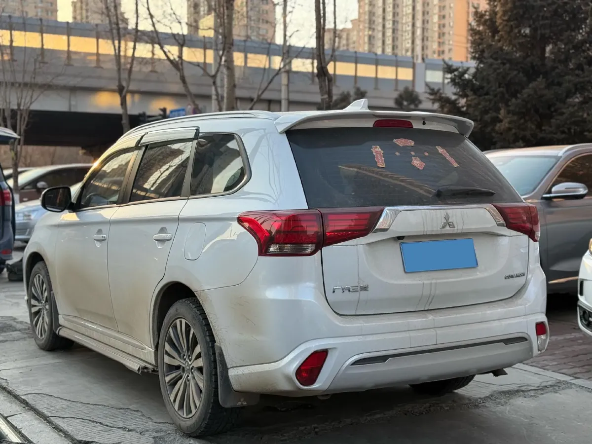 2020 Mitsubishi Outlander 2.0L 166HP L4 CVT,autocango,china used car exporter,china ev exporter,chinese used car exporter,chinese used ev exporter