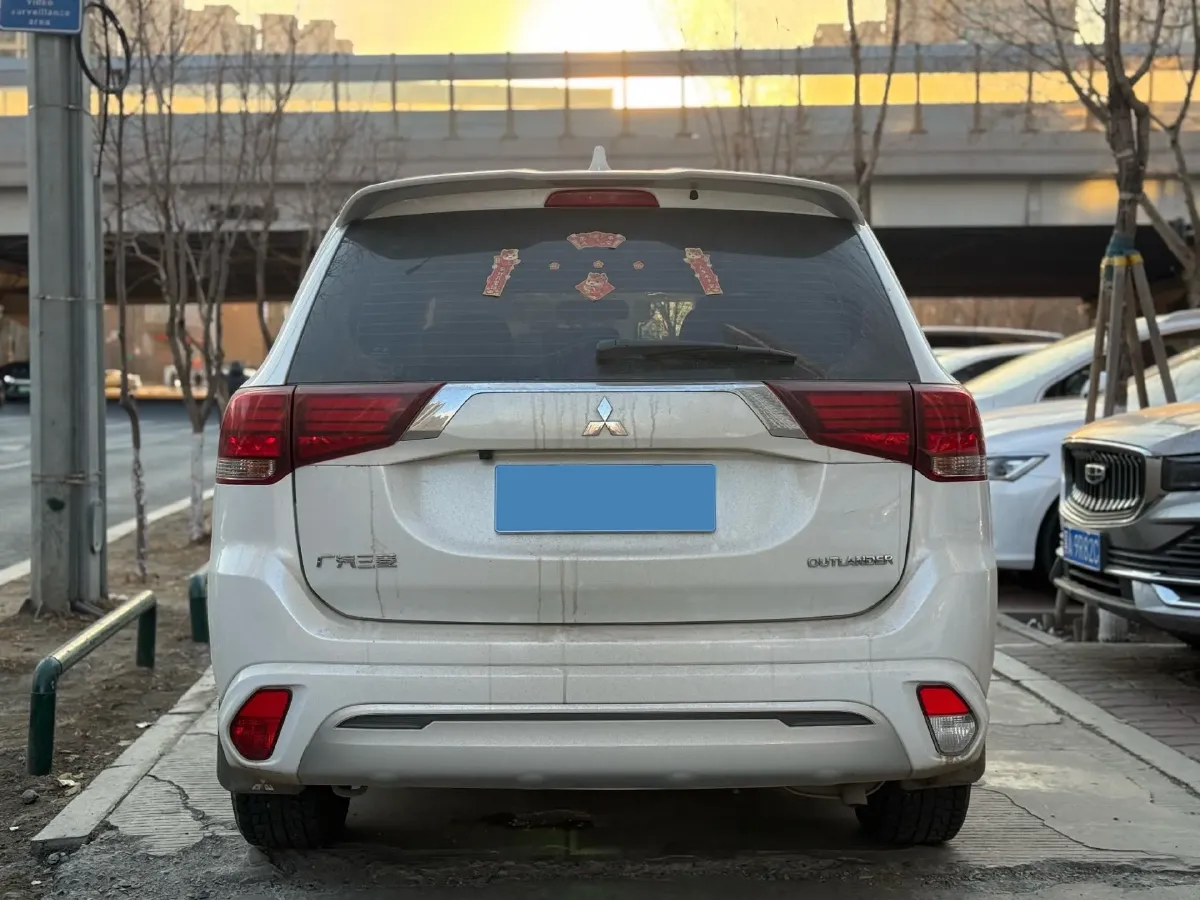 2020 Mitsubishi Outlander 2.0L 166HP L4 CVT,autocango,china used car exporter,china ev exporter,chinese used car exporter,chinese used ev exporter