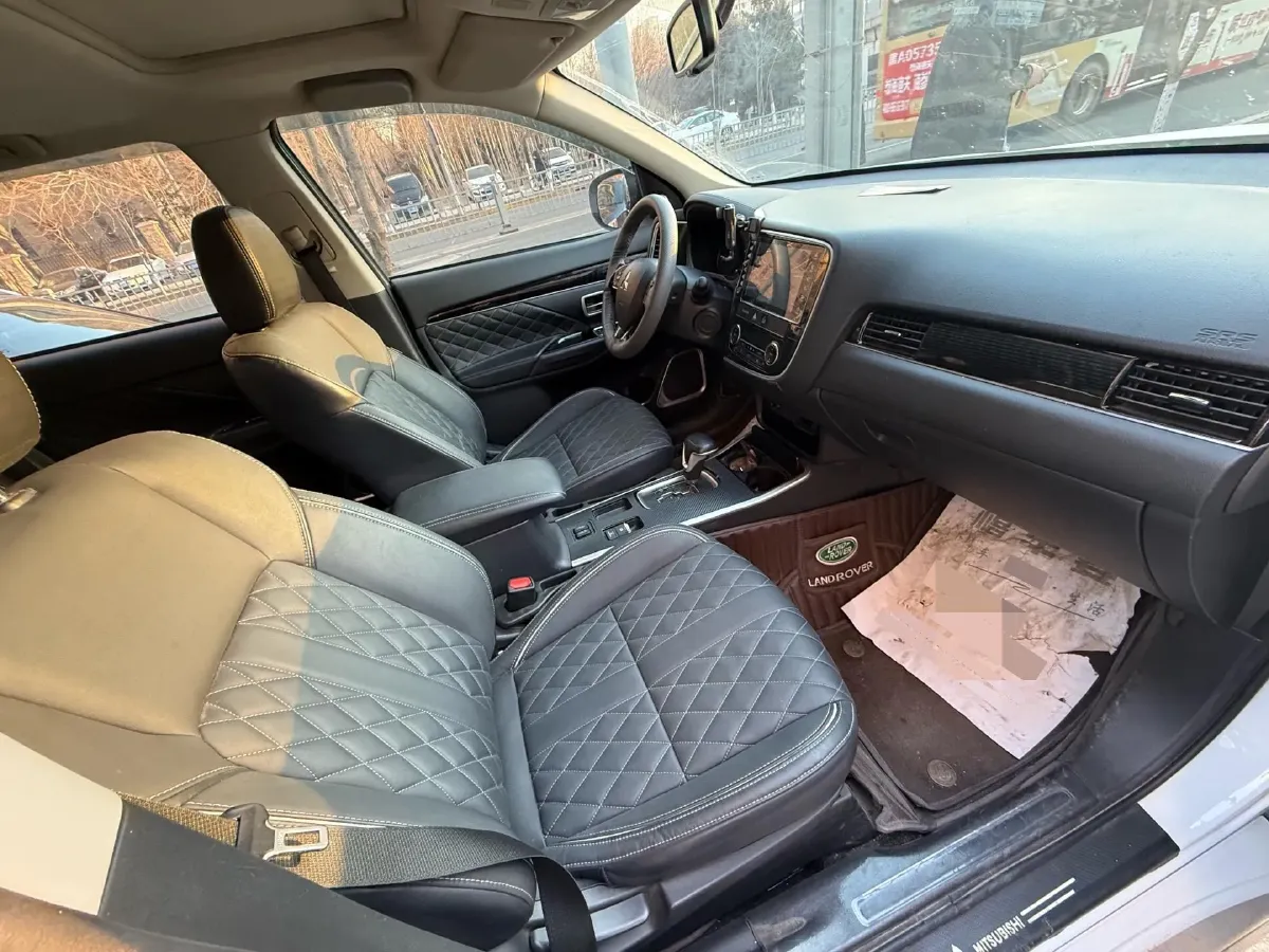 2020 Mitsubishi Outlander 2.0L 166HP L4 CVT,autocango,china used car exporter,china ev exporter,chinese used car exporter,chinese used ev exporter