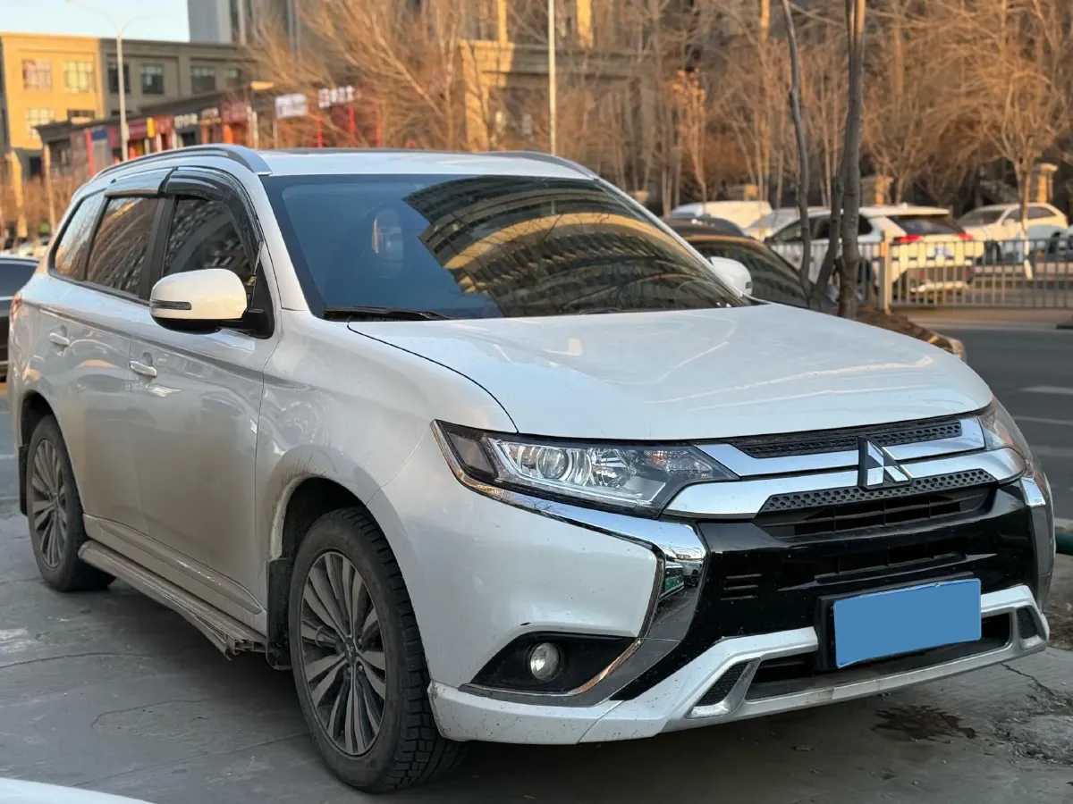 2020 Mitsubishi Outlander 2.0L 166HP L4 CVT,autocango,china used car exporter,china ev exporter,chinese used car exporter,chinese used ev exporter