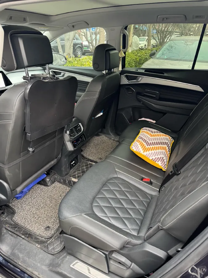 2021 Volkswagen Talagon 2.0T 220HP L4 7DCT,autocango,china used car exporter,china ev exporter,chinese used car exporter,chinese used ev exporter