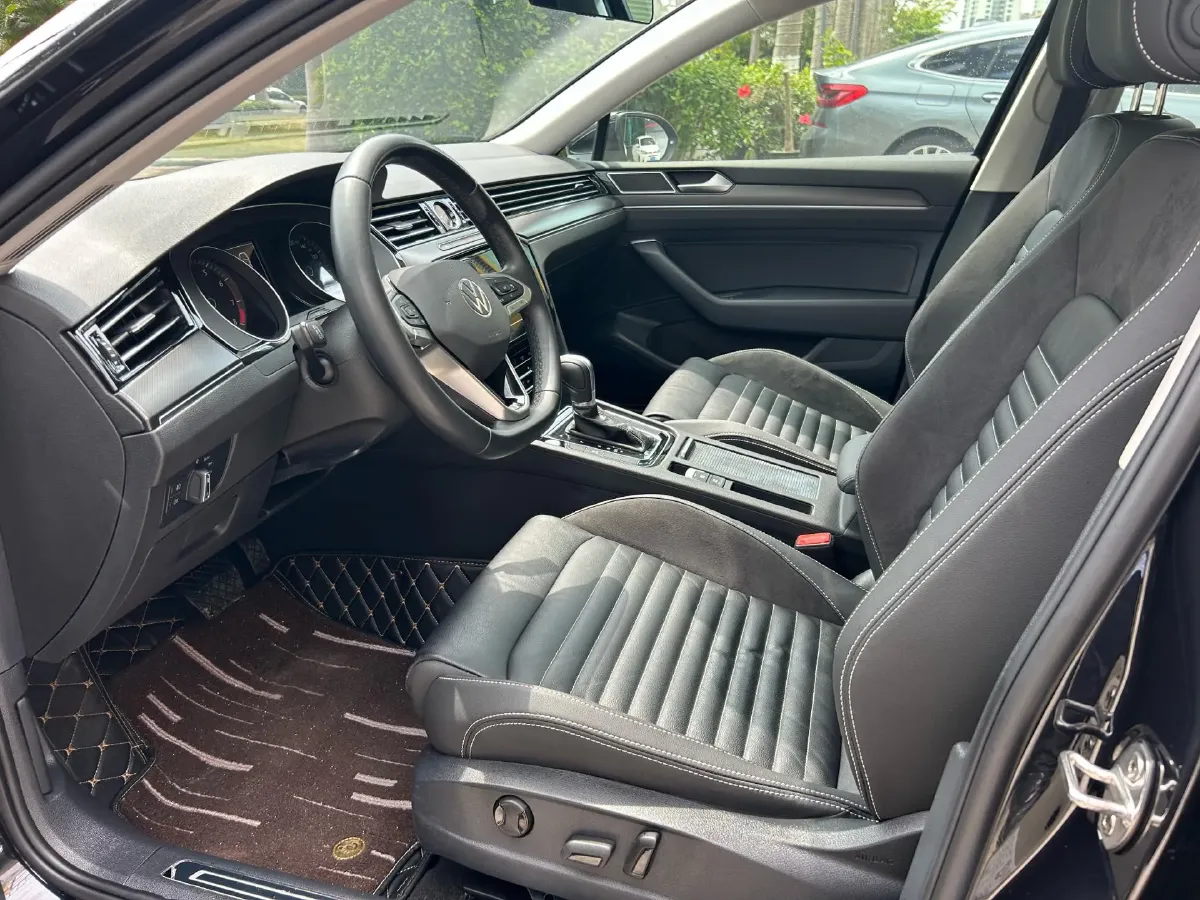 2020 Volkswagen Magotan 2.0T 186HP L4 7DCT,autocango,china used car exporter,china ev exporter,chinese used car exporter,chinese used ev exporter