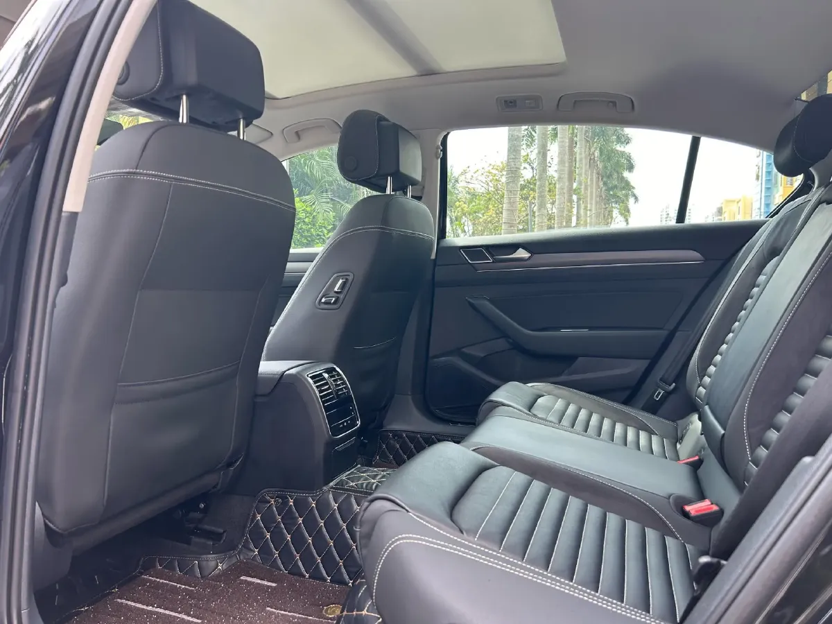 2020 Volkswagen Magotan 2.0T 186HP L4 7DCT,autocango,china used car exporter,china ev exporter,chinese used car exporter,chinese used ev exporter