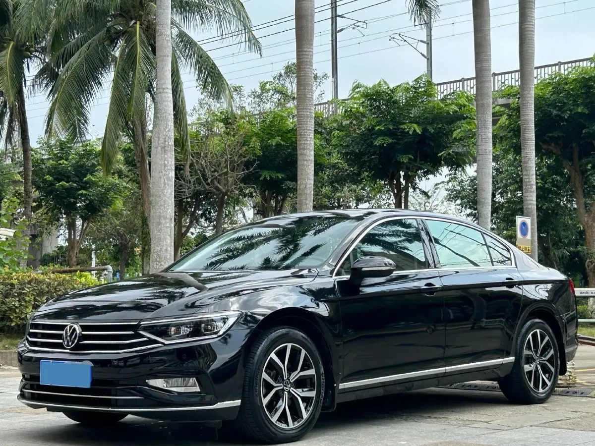 2020 Volkswagen Magotan 2.0T 186HP L4 7DCT,autocango,china used car exporter,china ev exporter,chinese used car exporter,chinese used ev exporter